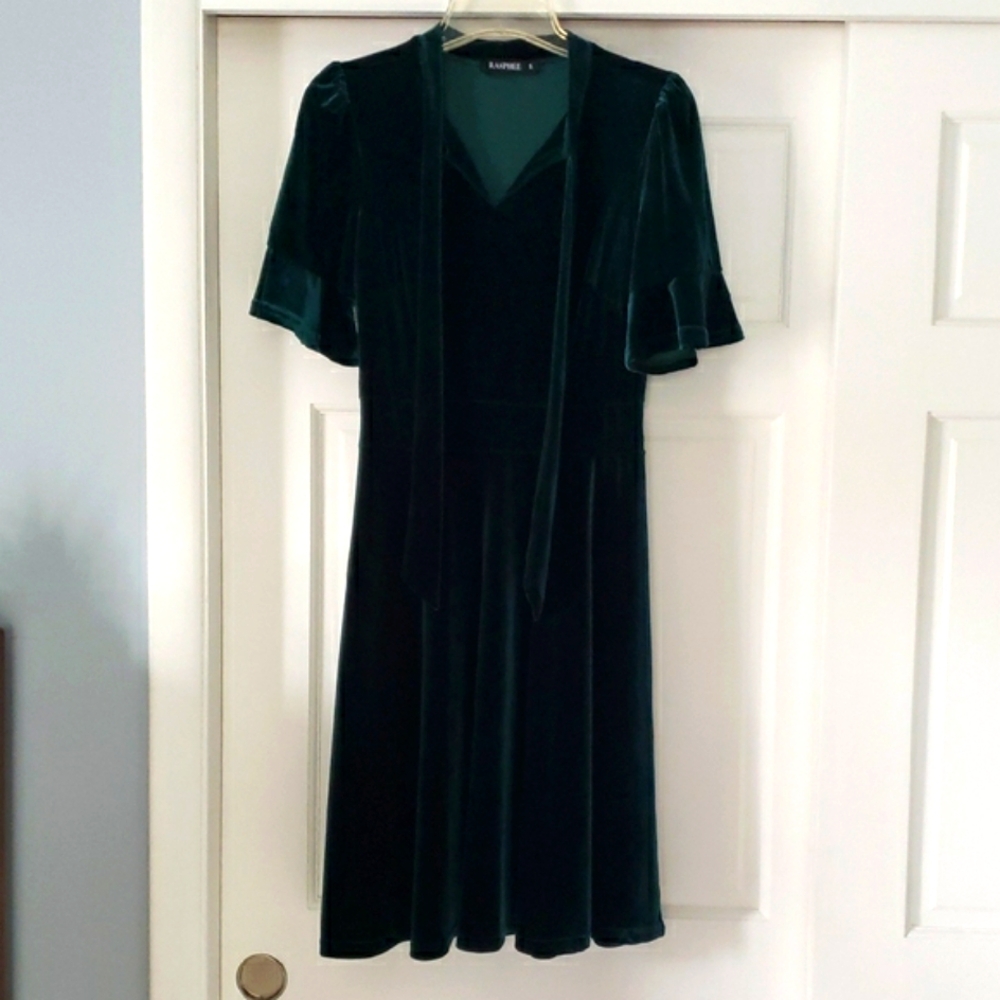 Elegant Dark Green Velvet Dress
